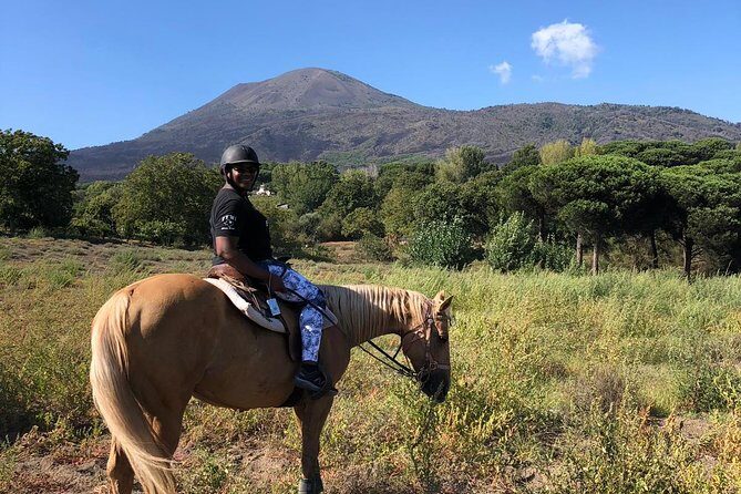 Pompeii Guided Tour & Horse Riding on Vesuvius with Lunch - Lunch and wine on the volcanic slopes: the break your day needs