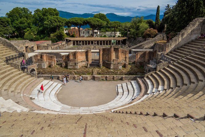 Pompeii, Herculaneum and Winery on Vesuvius with an Archaeologist - Meet Fabrizio Bellini and why the pacing matters