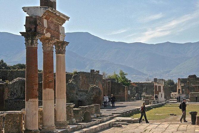 Pompeii New Discoveries Private Guided Tour - Pace, questions, and the one risk: feeling rushed