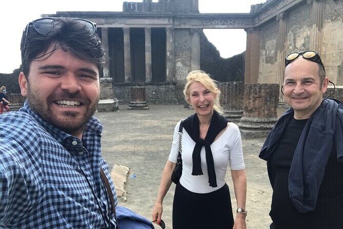 Pompeii Private Tour with Expert Guide - Meet at Via Villa dei Misteri: simple logistics, same start and finish