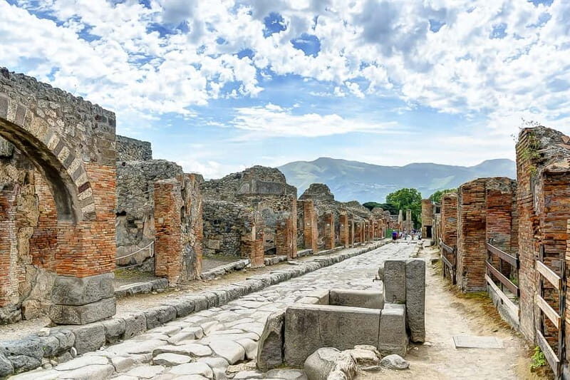 Pompeii Ruins Private Tour with Optional Skip-the-Line Entry - Skip the Line at Porta Marina: Your Fast Track In