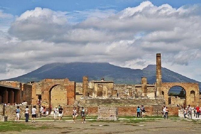 Pompeii Skip-the-Line Entry & Guided Tour with a certified guide - Where to Meet: The Circumvesuviana Station Spot You Must Find