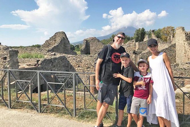 Pompeii Skip-the-Line Tour for Kids & Families with Archaelogist - Casa del Menandro: A Decorated Home Kids Can Understand