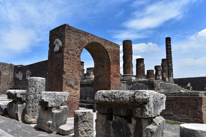 Pompeii Skip-the-line Tour with Archaeologist Guide - Theater and bathhouse: entertainment and social life on the same stones