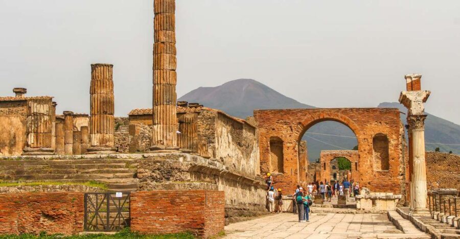 Pompeii: Small Group Guided Tour and Skip-the-Line Ticket - The guided walk through Pompeii’s heart: forum to views