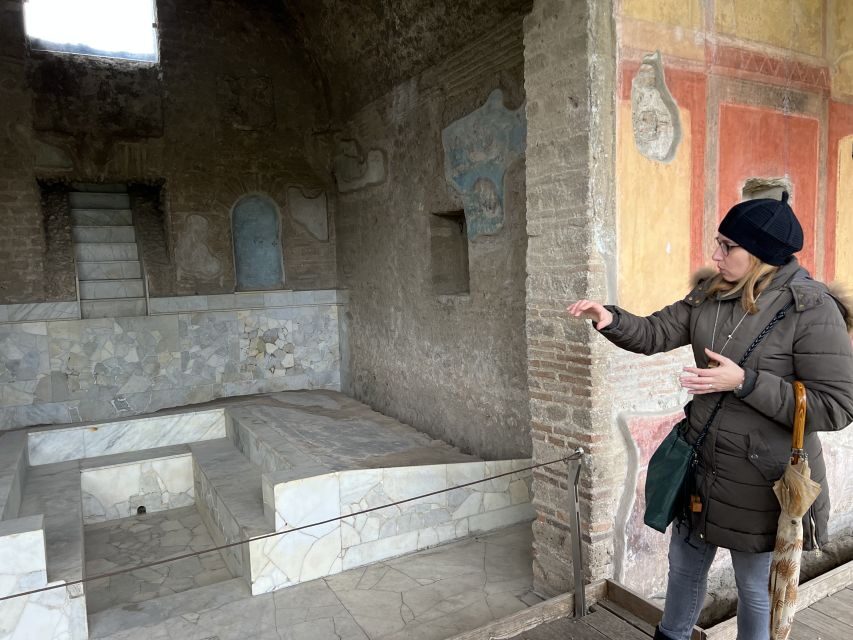Pompeii: Small-Group Guided Tour with Skip-the-Line Ticket - Meeting point and the 2-hour loop (so you don’t lose time)