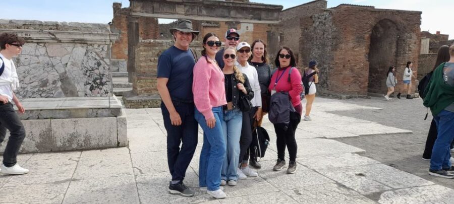 Pompeii Small Group Tour - Tickets Included - Languages and group style: what you should expect
