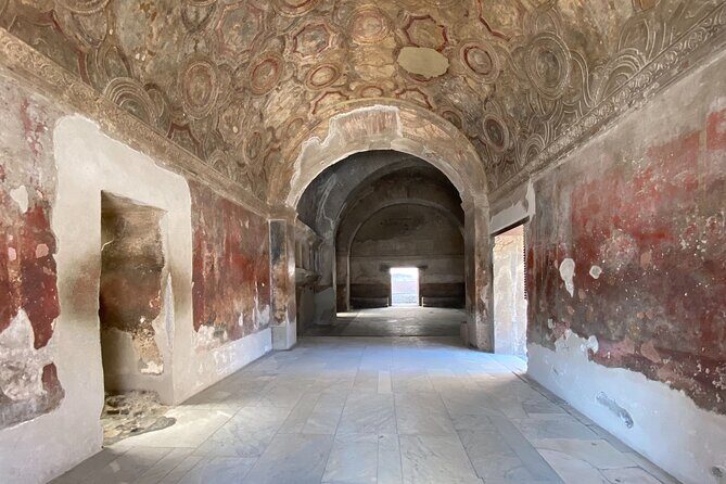 Pompeii Small Group with an Archaeologist and Skip The Line - Quadriporticus and Gladiator Barracks: Training, Housing, and Reality