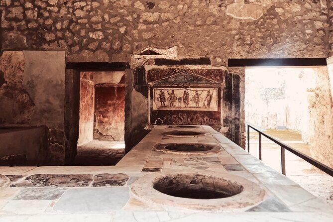 Pompeii Small Group with an Archaeologist and Skip The Line - A Quick Route Through Pompeii’s Entertainment Spaces
