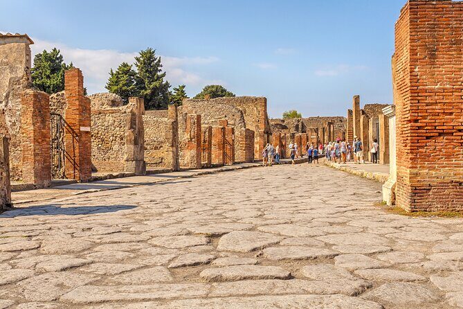 Pompeii Ticket + Tour with Optional Tasting Experience at Pompeii - Choosing the Right Time: Heat, Crowds, and Your Comfort