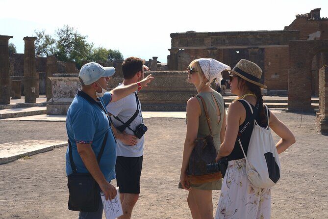 Pompeii Tour & Lunch with Wine Tasting Experience - Wine tasting on the Vesuvius side: how to enjoy it without overdoing it