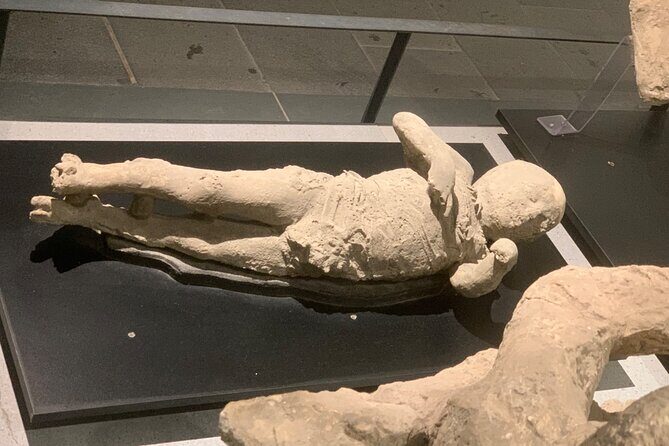 Pompeii tour with LOCAL GUIDE and SKIP THE LINE entrance - Lupanar stops: room layouts and the reality of paid sex