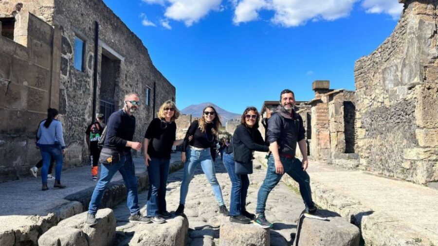 Rome: Pompeii Tour with Wine and Lunch by High Speed Train - The Return to Rome: Naples Connection, Then Back to Termini