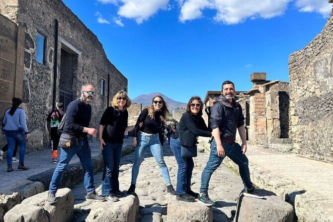 Rome to Pompeii Guided Tour with Wine & Lunch by High Speed Train - Entering Pompeii with skip-the-line tickets: the real win