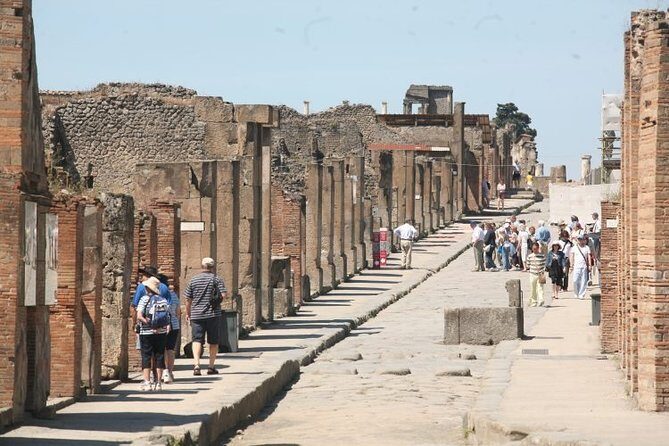 Round-Trip Shuttle Transfer from Naples to Pompeii - Timing Matters: What to Expect on the Road and Inside Pompeii