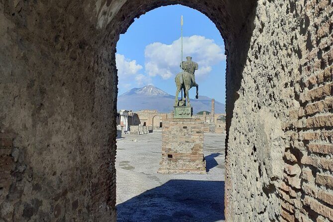 Semi - Private Tour of Pompeii with an Archaeologist - Crowds, Sun, and Walking Pace Over Two Hours
