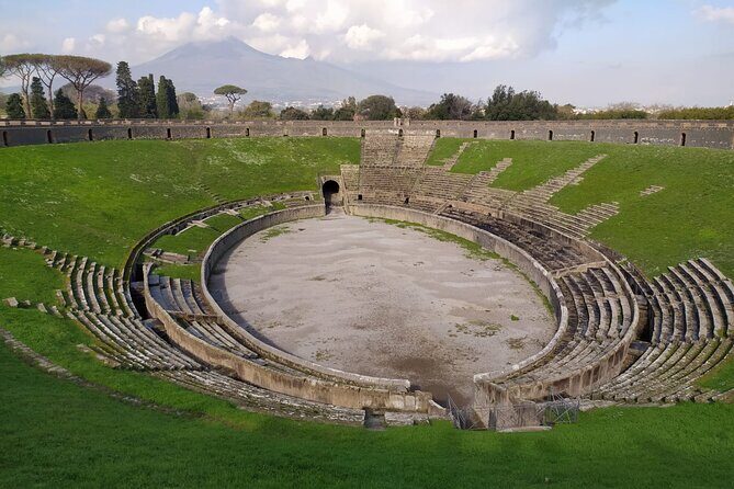 Semi - Private Tour of Pompeii with an Archaeologist - A Semi-Private Pompeii Walk With an Archaeologist-Style Lens