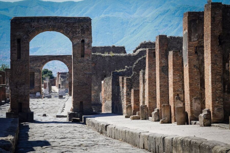 Sorrento: Skip-the-Line Pompeii Express Tour by Train - Free time after the tour: how to use it well
