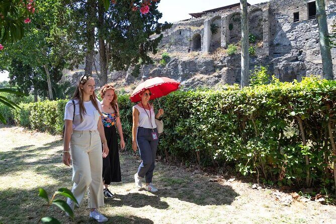 Stories of Pompeii: Small Group tour with archeology expert guide - Guides you’ll want: Maria Novella and Pippo in the mix