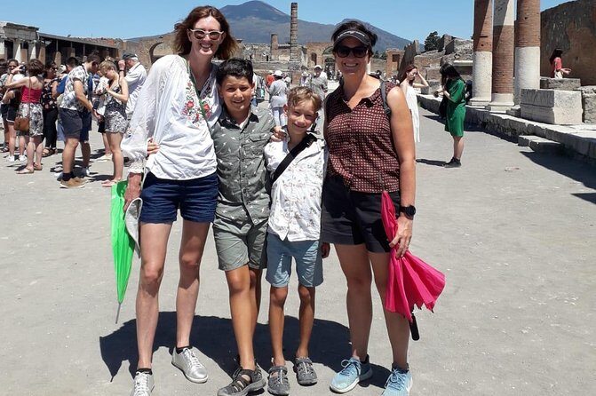 Tour of Pompeii for families with Transfer from Naples & Sorrento - Who this tour fits best