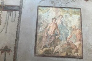 Tramvia Napoli Daily Trip to Pompeii Ruins - Getting to the entrance: voucher exchange and the onboard start
