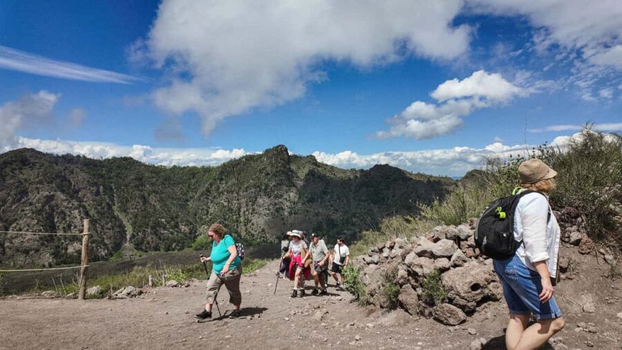 Vesuvius Volcano Experience: from Naples, Pompeii and Rome - Smart Audio Guide: The Best Way to Learn Without Speed-Pacing