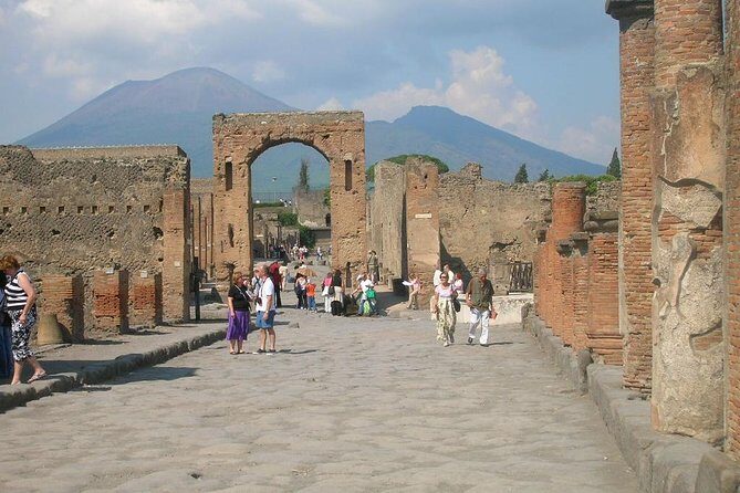 Visit in Pompeii - Pompeii Private Tour with Ada - Why a focused Pompeii tour beats the map-and-sprint approach