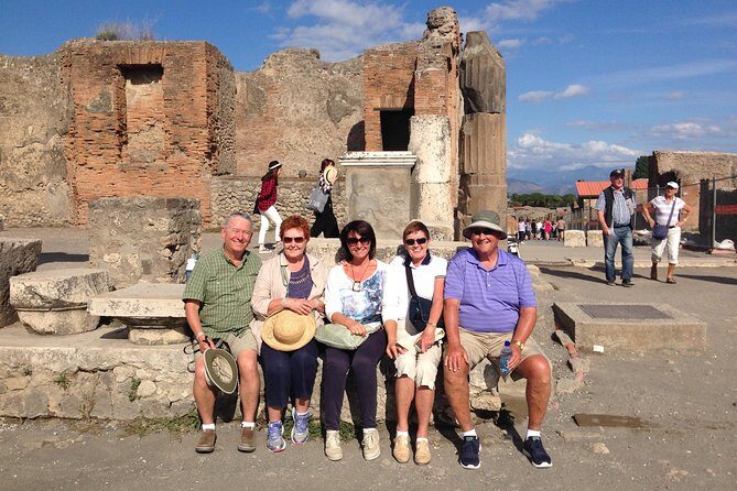 Visit in Pompeii - Pompeii Private Tour with Ada - Pompeii Archaeological Park: what Ada helps you notice