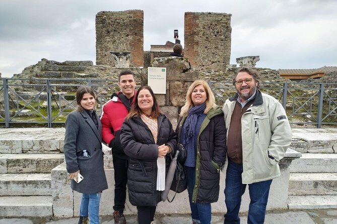 Visit Pompeii with an expert professional guide (2/3 hours) - Skip-the-line support: what it means for your day